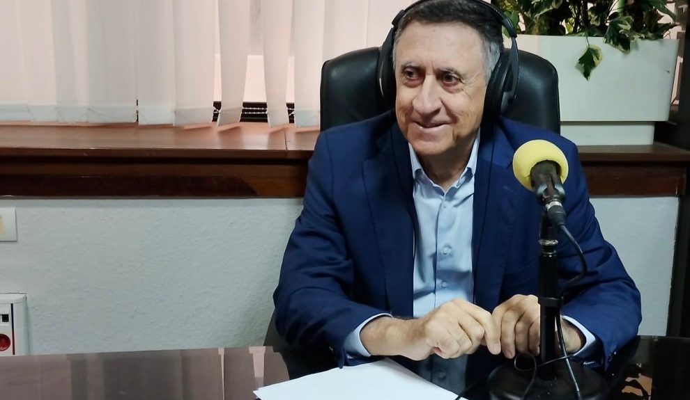 Fernando Berge en los estudios de El Espejo Canario