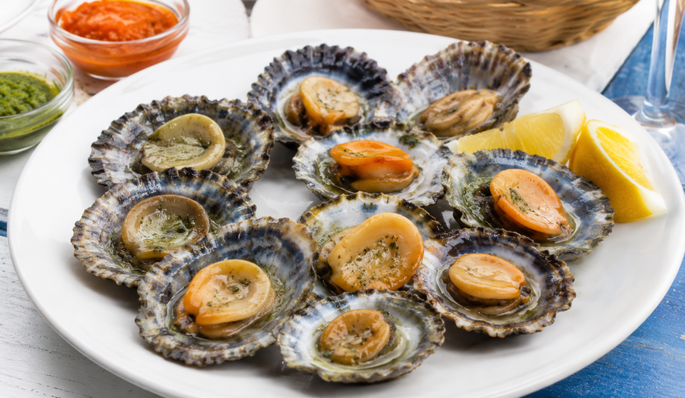 Plato de lapas de Canarias | Imagen generada por IA