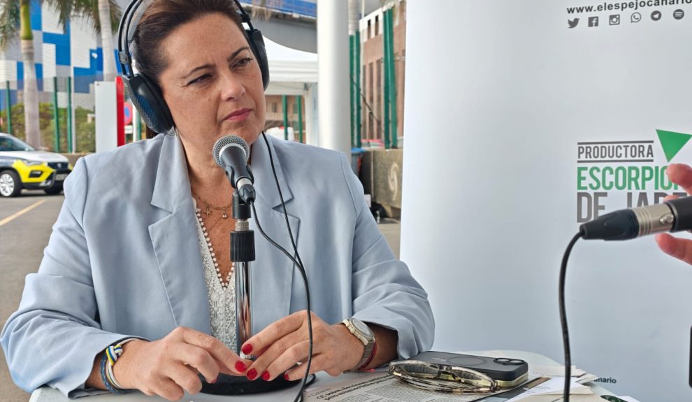 Beatriz Calzada en el set de El Espejo Canario en el Puerto de Las Palmas