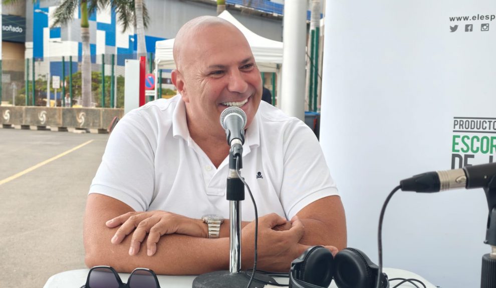 Maxi Díaz en el set de El Espejo Canario en el Puerto de Las Palmas