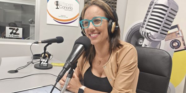 Rosa Martín en los estudios de El Espejo Canario
