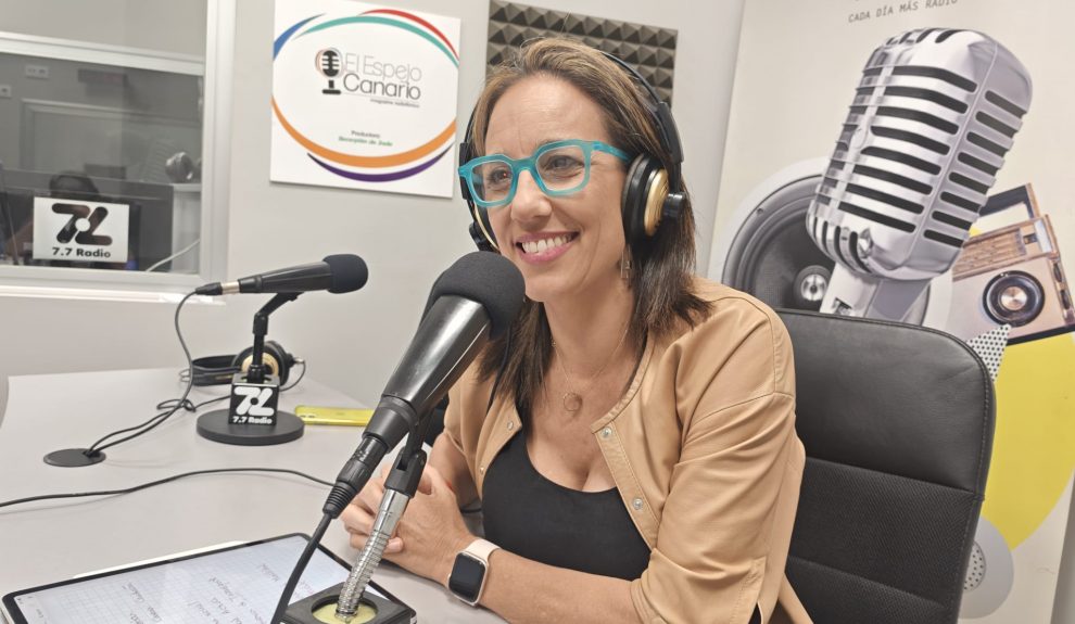 Rosa Martín en los estudios de El Espejo Canario