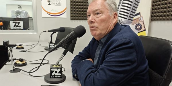 Juan Ruiz en los estudios de El Espejo Canario