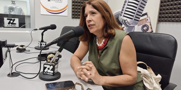 Carmen Hernández en los estudios de El Espejo Canario