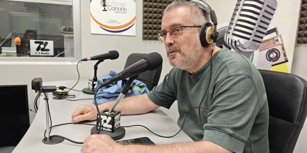 Gonzalo Ubani en los estudios de El Espejo Canario