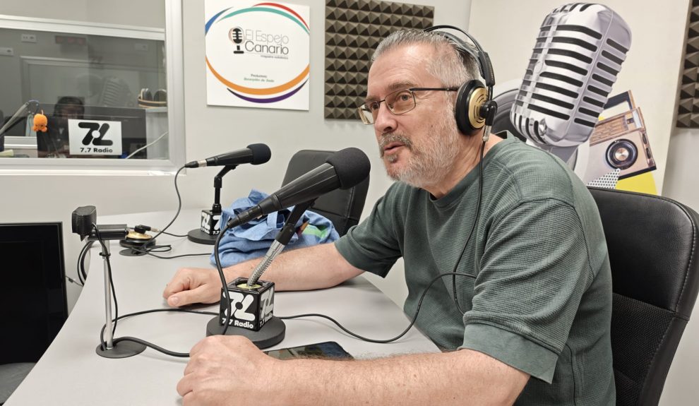 Gonzalo Ubani en los estudios de El Espejo Canario