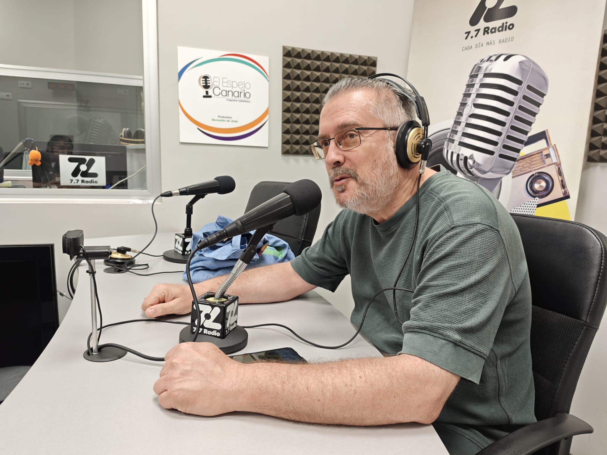 Gonzalo Ubani en los estudios de El Espejo Canario