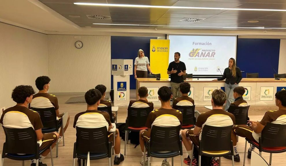 Esta acción se enmarca en el compromiso del Proyecto Ganar por la educación en valores y la protección de los jóvenes deportistas | Foto: UD Las Palmas