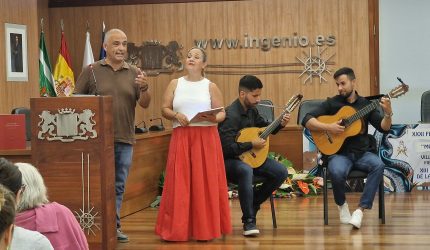 Actuación de Candelaria González y el verseador Yeray Rodríguez | Foto: Folclore de Ingenio