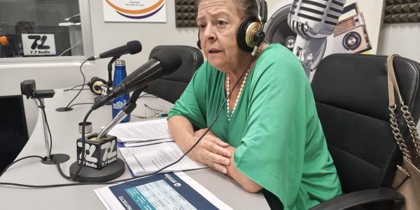 Mercedes Fernández-Couto en los estudios de El Espejo Canario