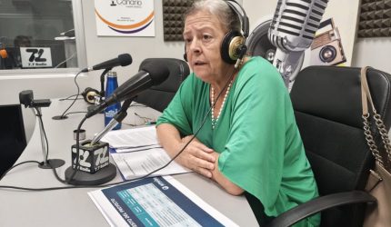 Mercedes Fernández-Couto en los estudios de El Espejo Canario