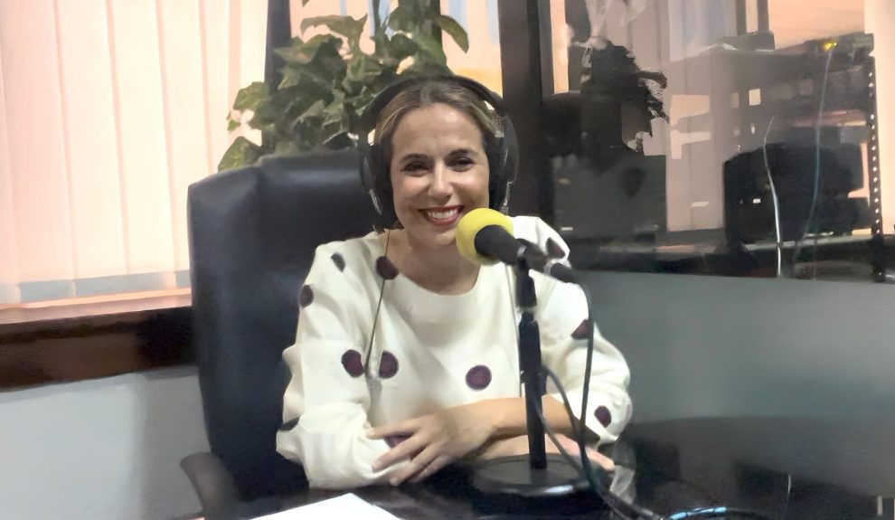 Carmen Pérez en los estudios de El Espejo Canario