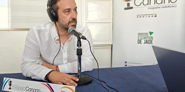 Juan Antonio Peña en el set de El Espejo Canario en la Escuela Municipal de Música, Danza y Teatro de Telde