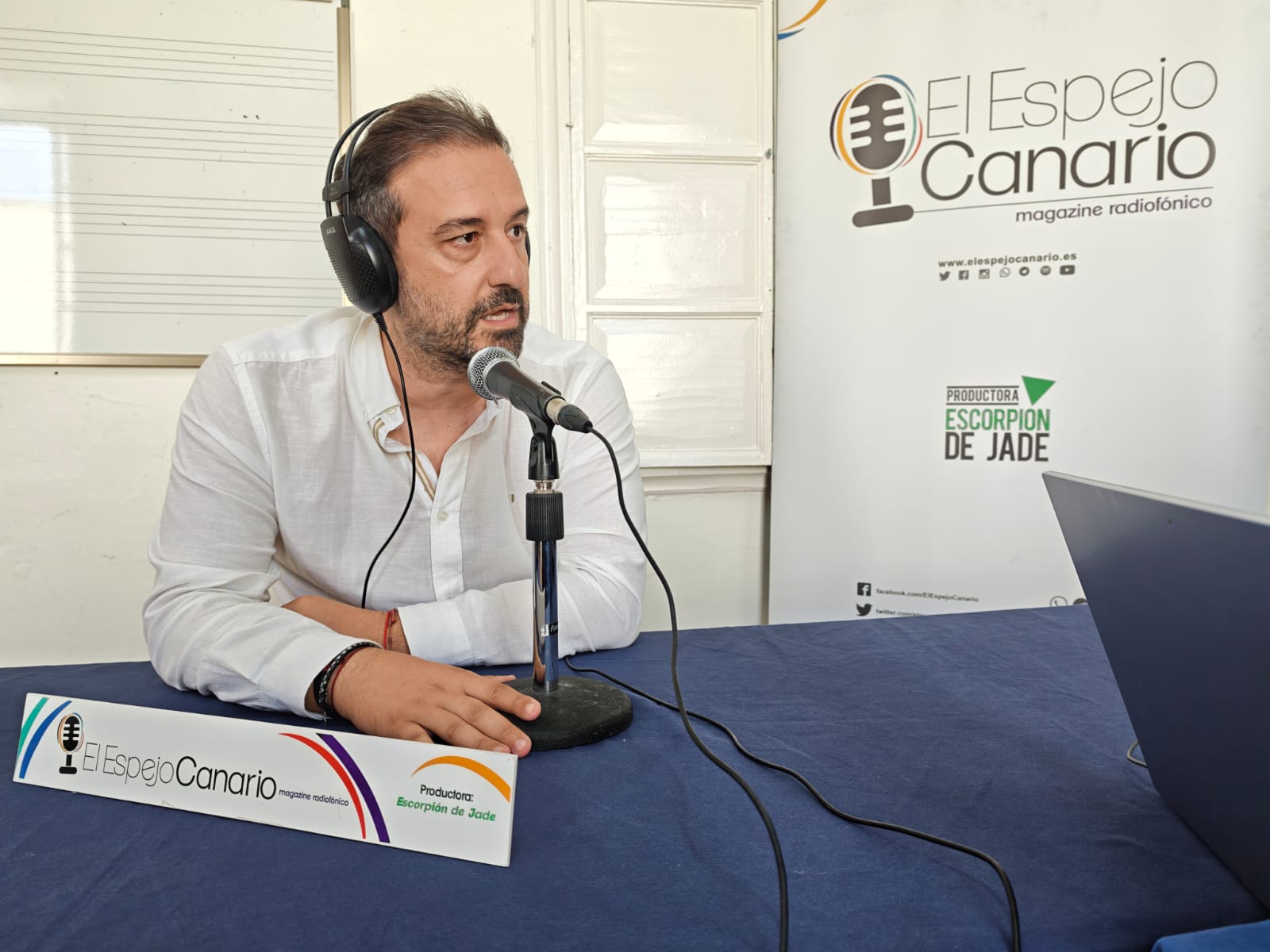 Juan Antonio Peña en el set de El Espejo Canario en la Escuela Municipal de Música, Danza y Teatro de Telde