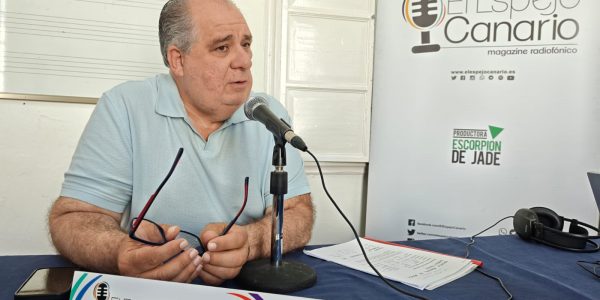 Juan Martel en el set de El Espejo Canario en la Escuela Municipal de Música, Danza y Teatro de Telde