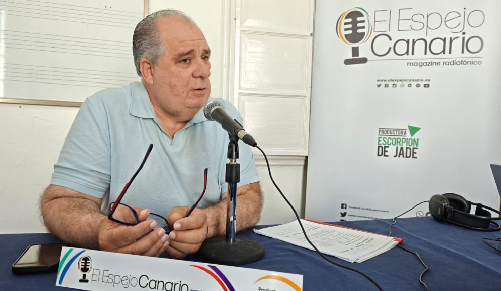 Juan Martel en el set de El Espejo Canario en la Escuela Municipal de Música, Danza y Teatro de Telde