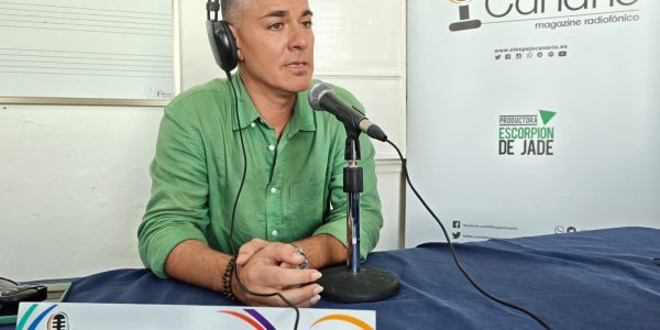 Germán López en el set de El Espejo Canario en la Escuela Municipal de Música, Danza y Teatro de Telde