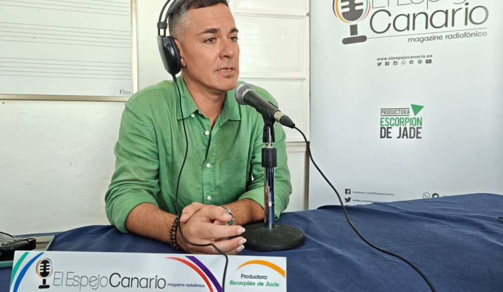 Germán López en el set de El Espejo Canario en la Escuela Municipal de Música, Danza y Teatro de Telde