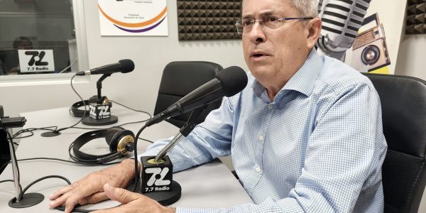 Marco Aurelio Pérez en los estudios de El Espejo Canario