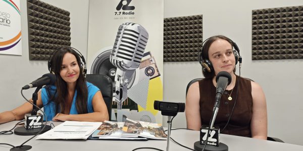 Eva Padrón e Ithaisa Hernández en los estudios de El Espejo Canario