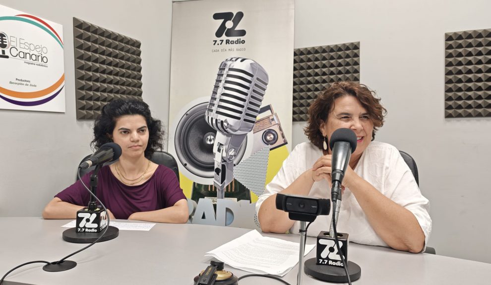 Marta Hernández y Ana Sánchez en los estudios de El Espejo Canario