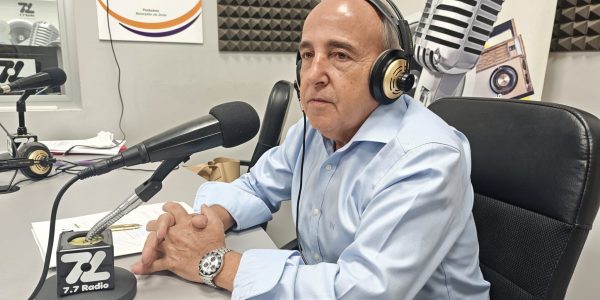 Manuel Padrón en los estudios de El Espejo Canario
