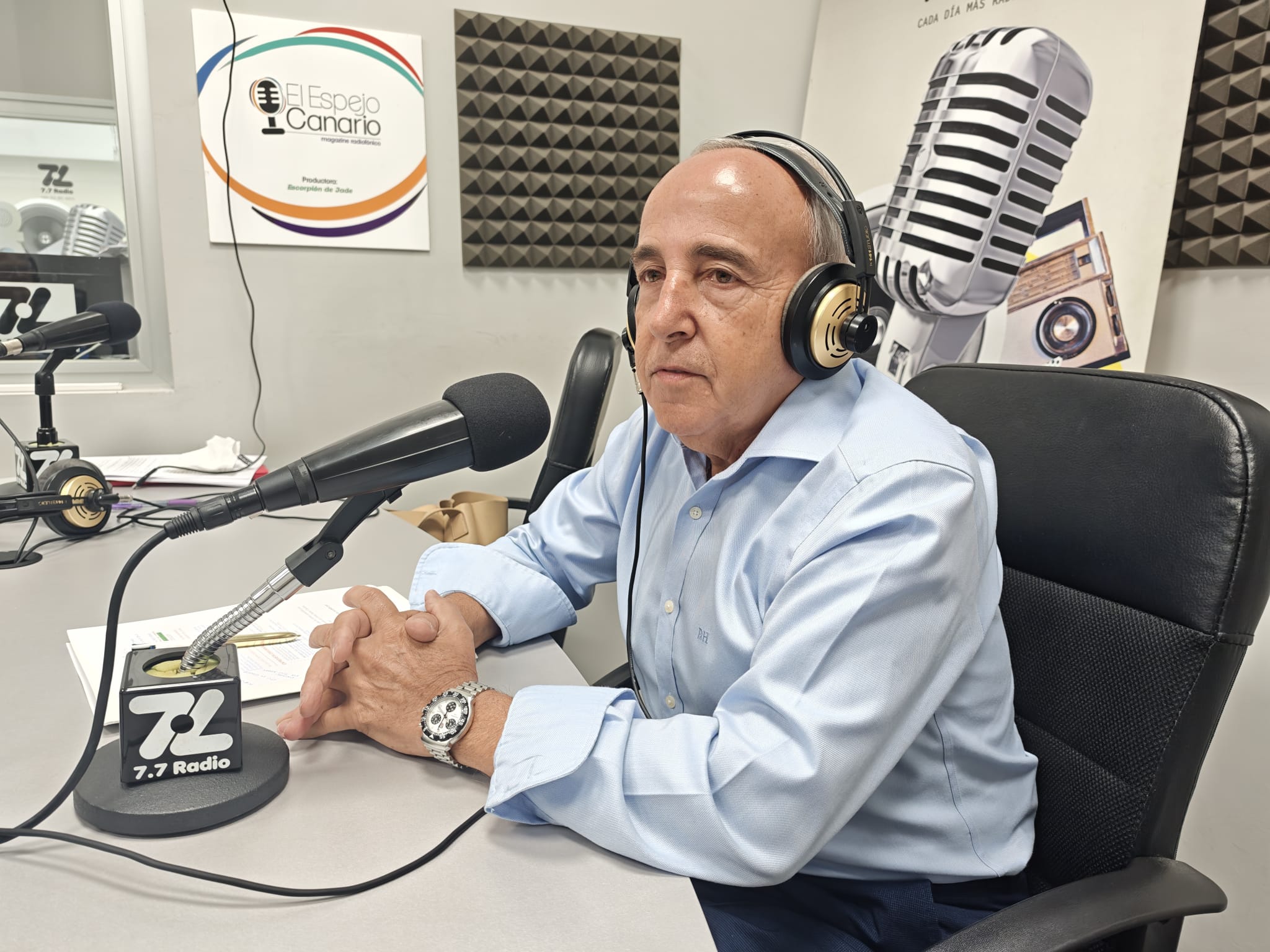Manuel Padrón en los estudios de El Espejo Canario