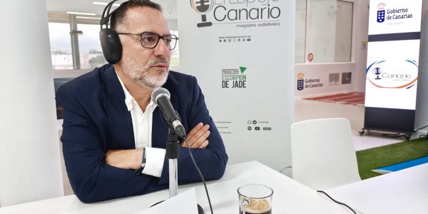 Poli Suárez en el set de El Espejo Canario en la Viceconsejería de la Actividad Física y Deportes del Gobierno de Canarias