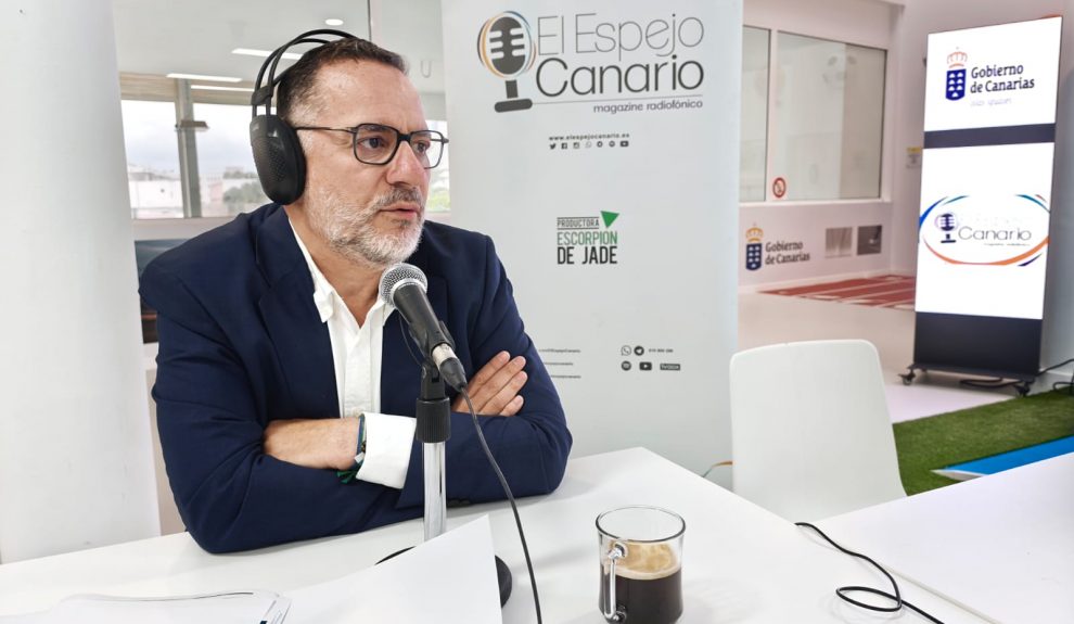 Poli Suárez en el set de El Espejo Canario en la Viceconsejería de la Actividad Física y Deportes del Gobierno de Canarias