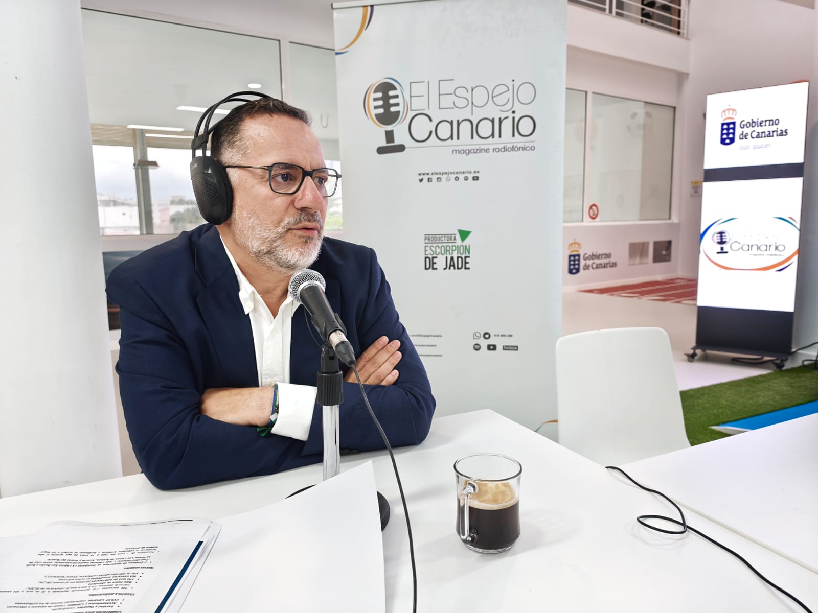 Poli Suárez en el set de El Espejo Canario en la Viceconsejería de la Actividad Física y Deportes del Gobierno de Canarias