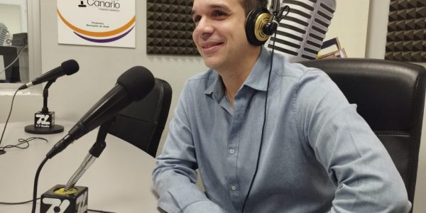 Daniel Reyes en los estudios de El Espejo Canario