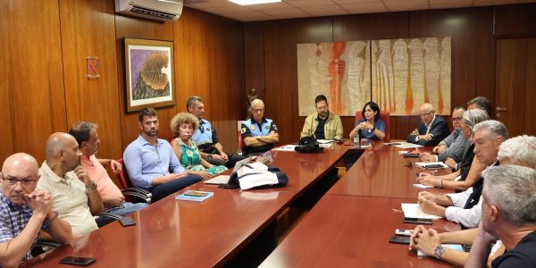 Reunión de la alcaldesa, Carolina Darias, con residentes y comerciantes del barrio de Triana | Foto: Ayuntamiento de Las Palmas de Gran Canaria