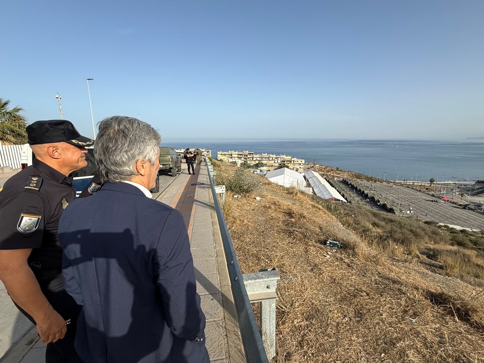 Visita del Ministro del Interior al Centro de Atención Temporal de Extranjeros habilitado en Ceuta | Foto: Ministerio del Interior