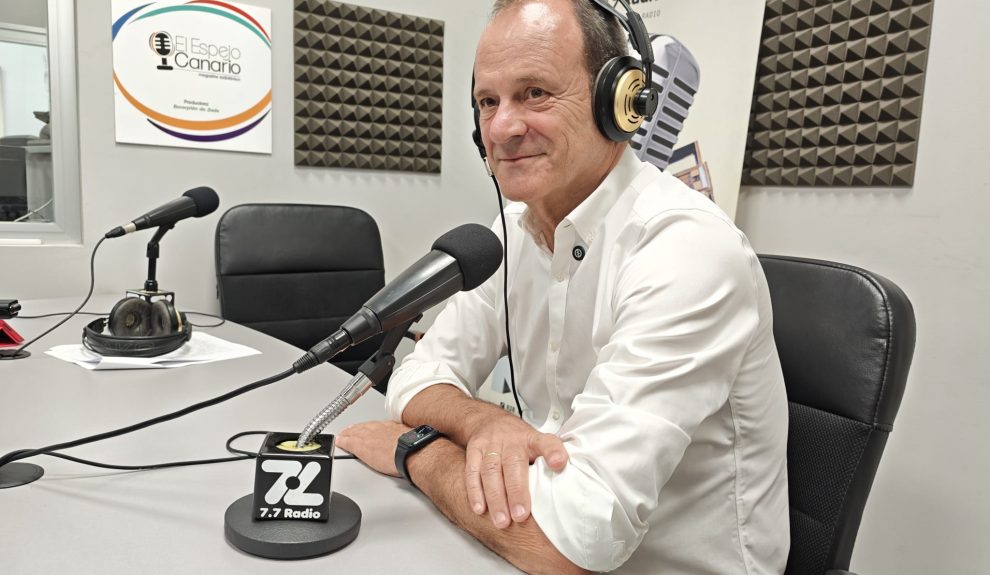 Óscar Hernández en los estudios de El Espejo Canario
