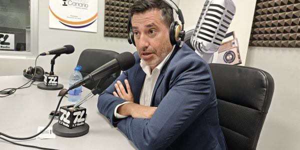 Alejandro Marichal en los estudios de El Espejo Canario
