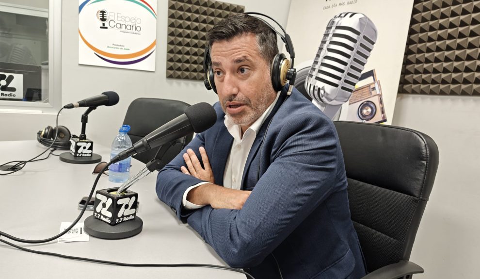 Alejandro Marichal en los estudios de El Espejo Canario