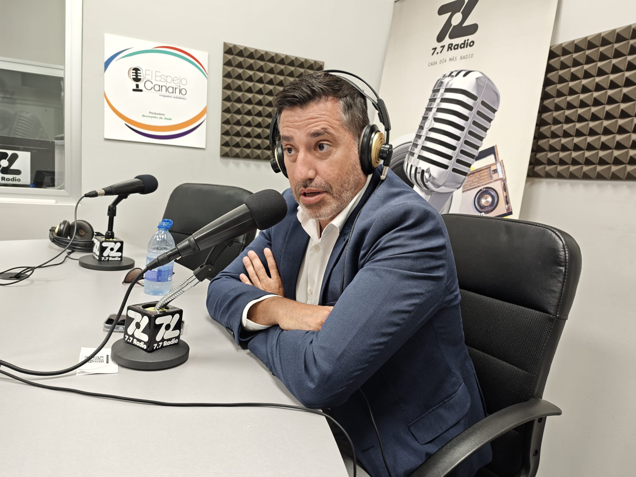 Alejandro Marichal en los estudios de El Espejo Canario