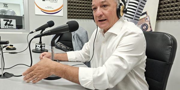 Luis Campos en los estudios de El Espejo Canario