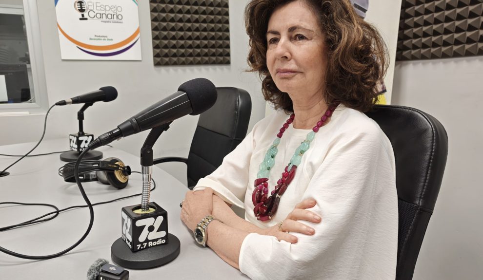 Matilde Asián en los estudios de El Espejo Canario