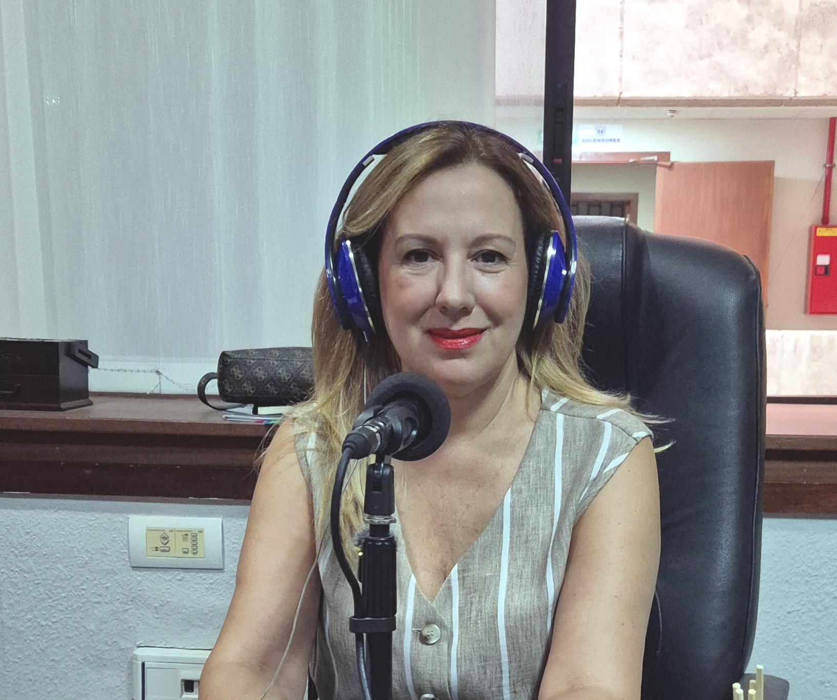 Rosa Dávila en los estudios de El Espejo Canario