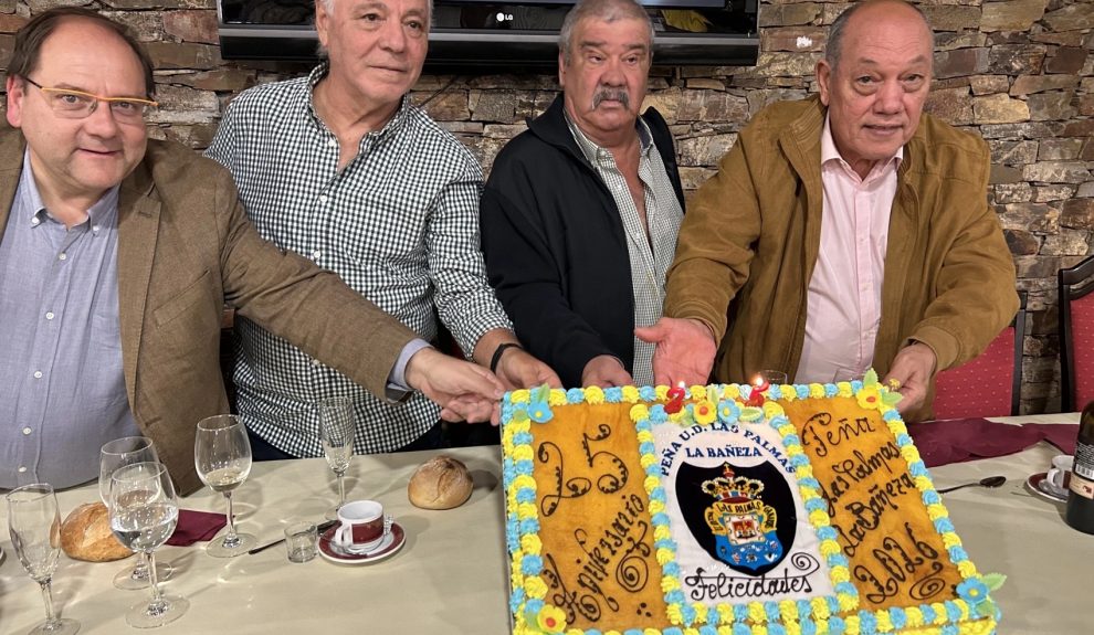 La Peña UD Las Palmas de La Bañeza celebra su 25 aniversario con cerca de 200 asistentes