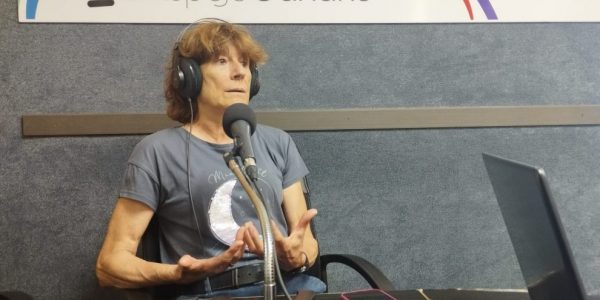 Beatriz González López Valcárcel en los estudios de El Espejo Canario