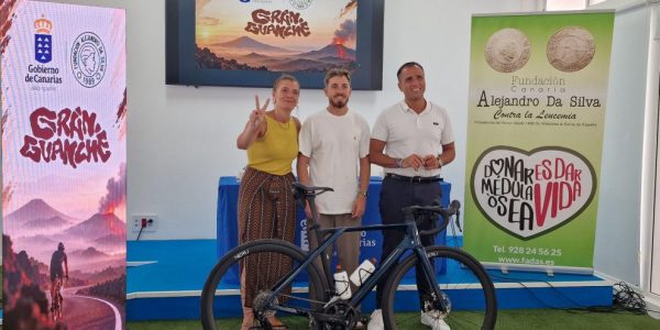 Mónica Santana, Lionell Sánchez y Ángel Sabroso durante la presentación | Foto: Gobierno de Canarias