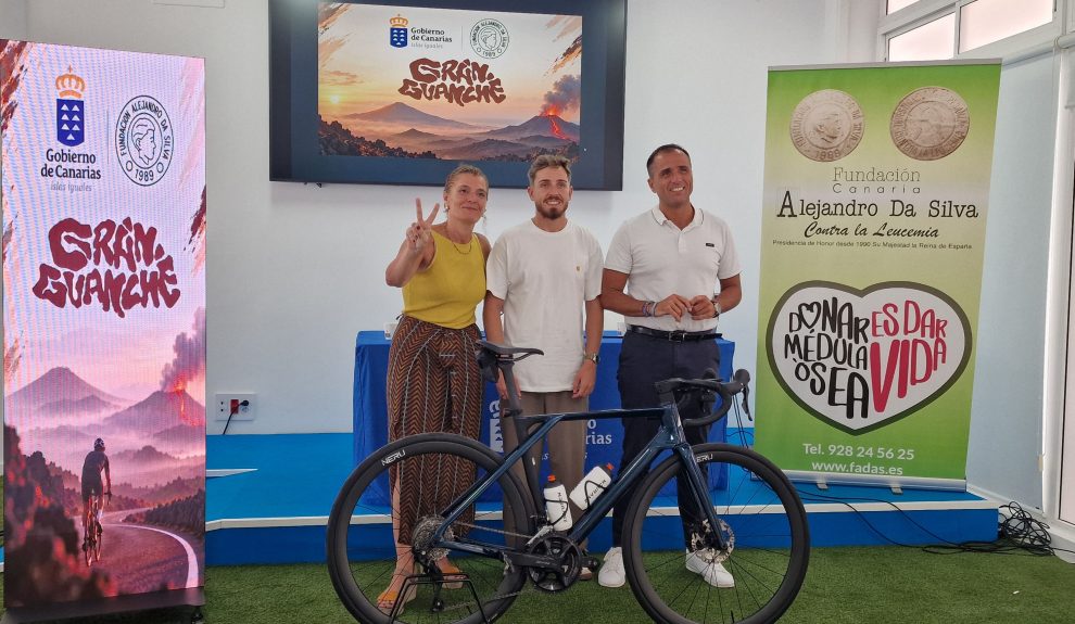 Mónica Santana, Lionell Sánchez y Ángel Sabroso durante la presentación | Foto: Gobierno de Canarias