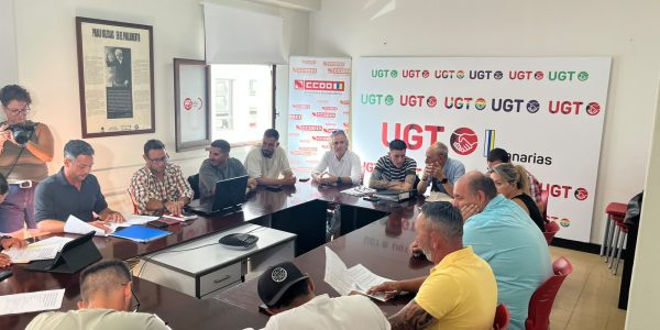 UGT Canarias firma el primer convenio regional de salvamento y socorrismo | Foto: UGT Canarias