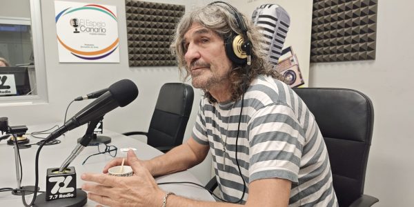 Iñaki Antón en los estudios de El Espejo Canario