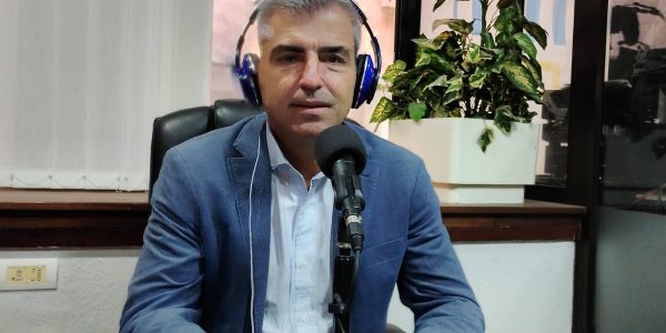 Manuel Domínguez en los estudios de El Espejo Canario