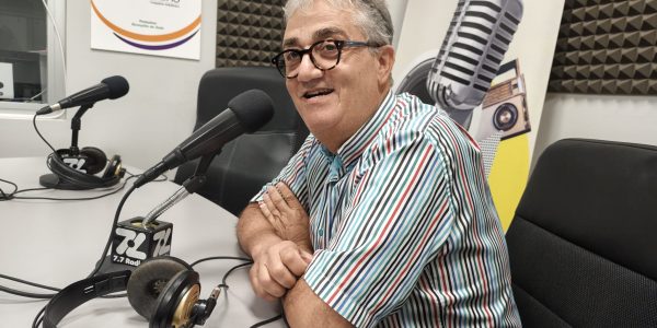 Juan Díaz en los estudios de El Espejo Canario