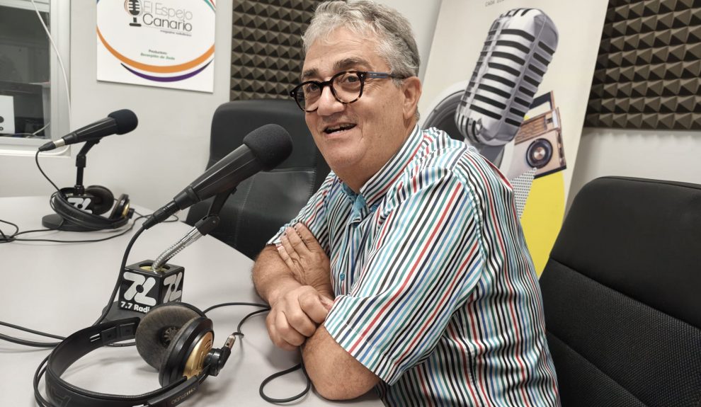 Juan Díaz en los estudios de El Espejo Canario