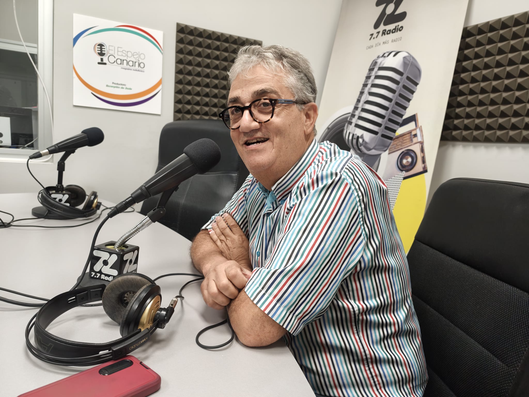 Juan Díaz en los estudios de El Espejo Canario